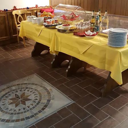 Отель Weberhof Циттау