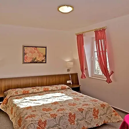 Weberhof 3*